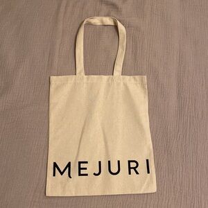 MEJURI TOTE BAG . New.